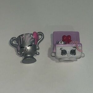 2 Exclusive Shopkins from the Kitty Dance Studio Playset